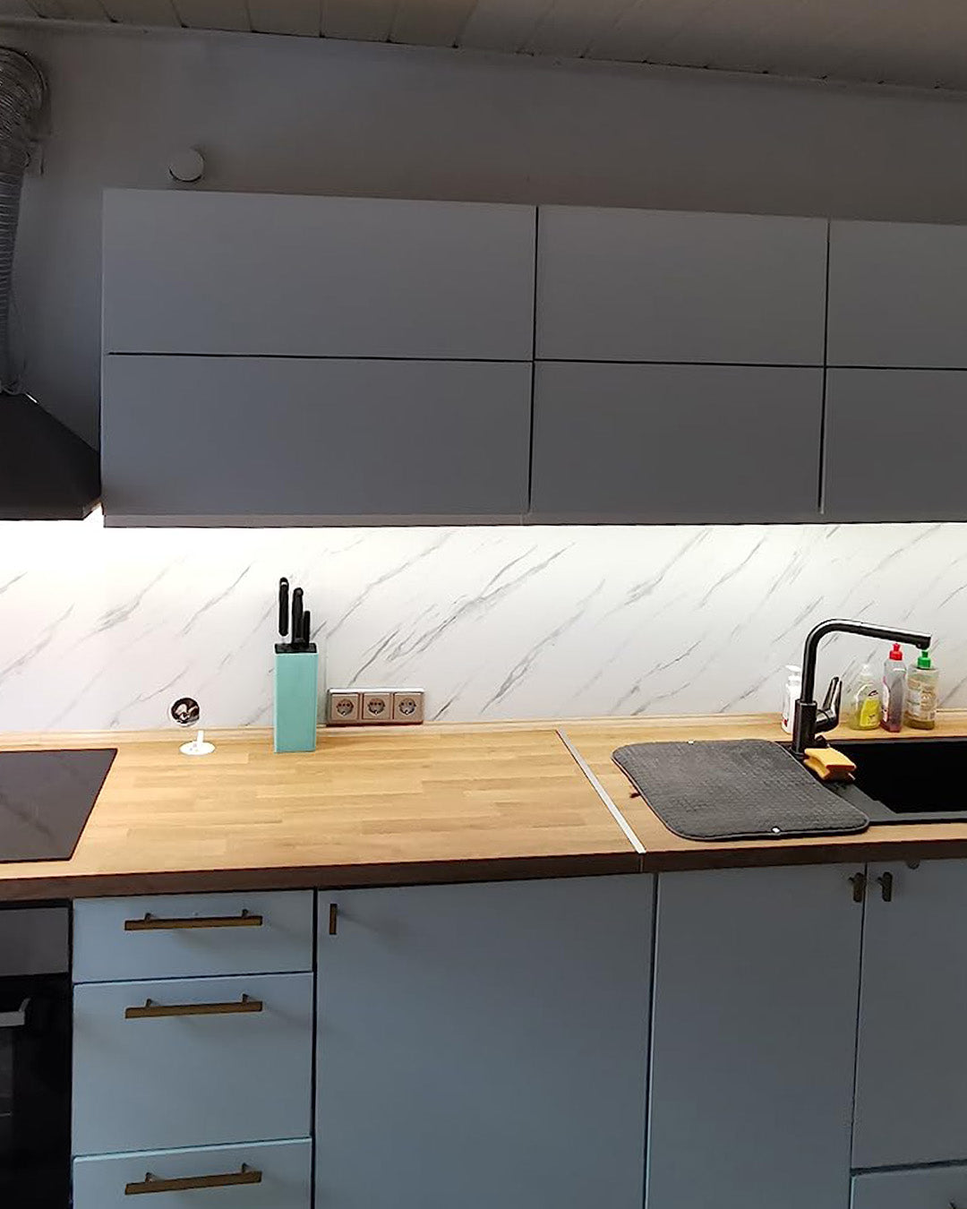 Ice Berg Grey Marble Look Wallpanels (24in x 48in)